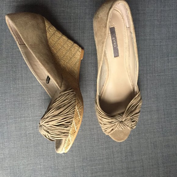 Wedge heel shoe - Picture 1 of 5